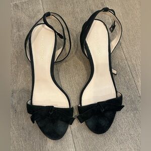 Pelle Moda black strappy kitten heels with bow